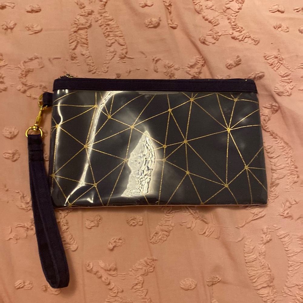 This is a cute pencil pouch perfect for school